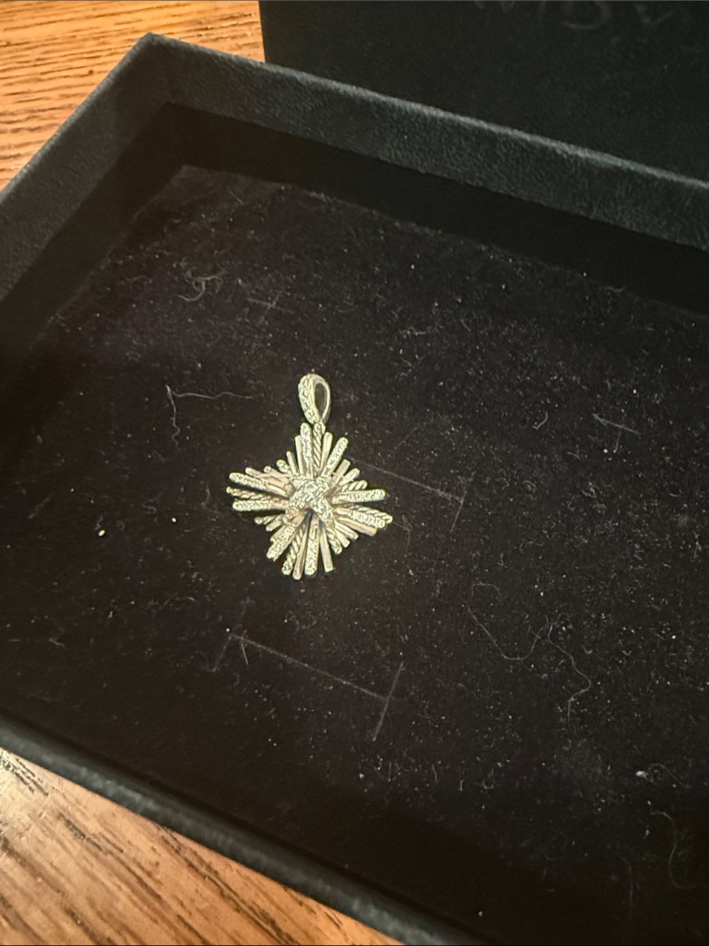 David Yurman Gold Starburst Pendant Necklace Charm - Home Accents
